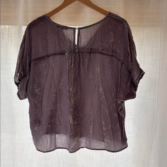 Purple sheer short sleeve blouse with crew neck and relaxed style - Picture 3 of 3